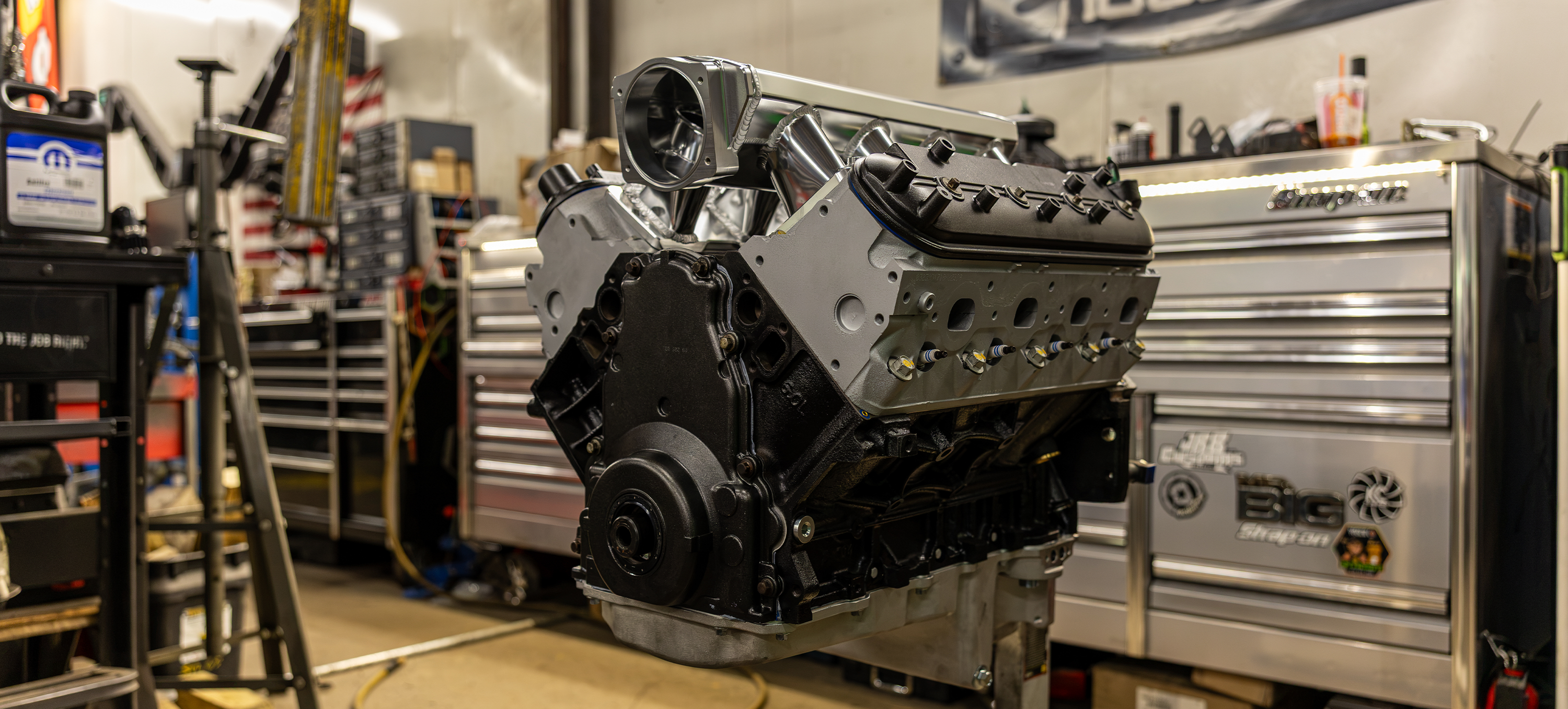 Shop stand LS engine close-up